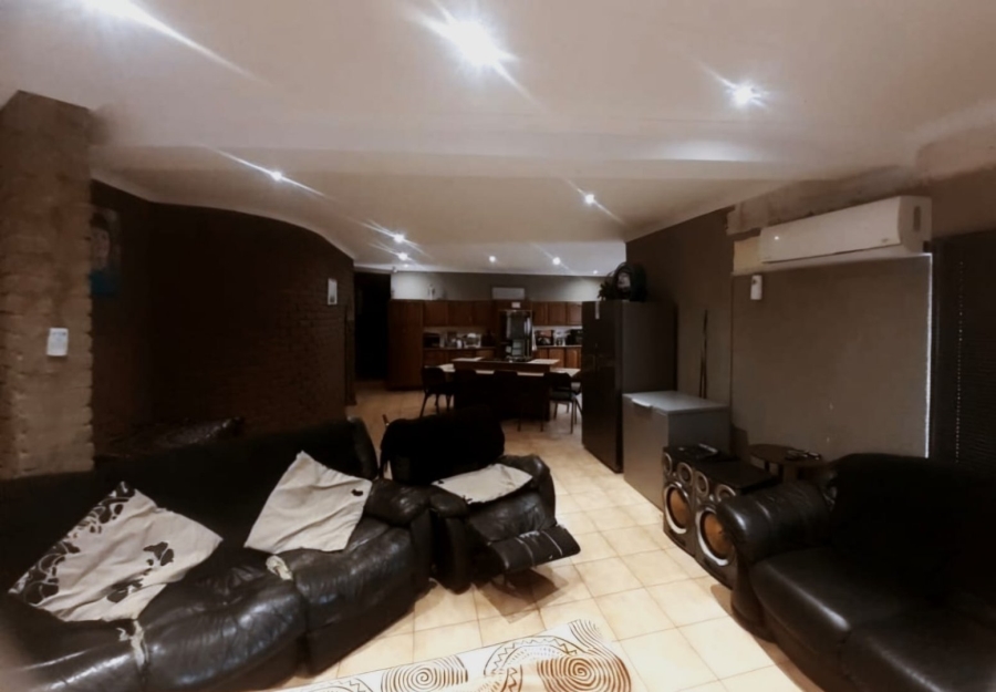 4 Bedroom Property for Sale in Safari Gardens North West